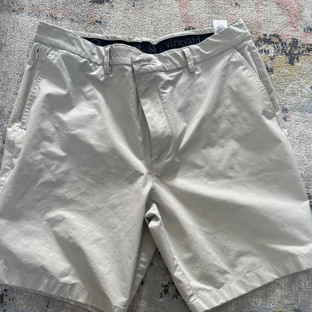 Vineyard Vines Men's Light tan Shorts